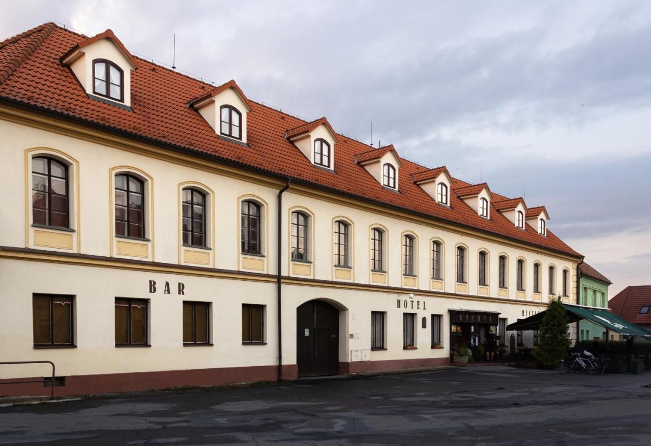 Hotel Rychta Netolice Bagian luar foto