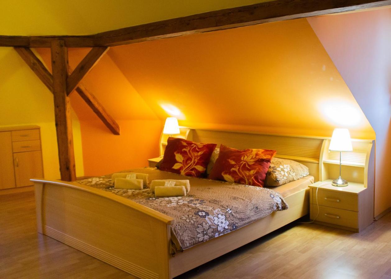 Hotel Rychta Netolice Bagian luar foto