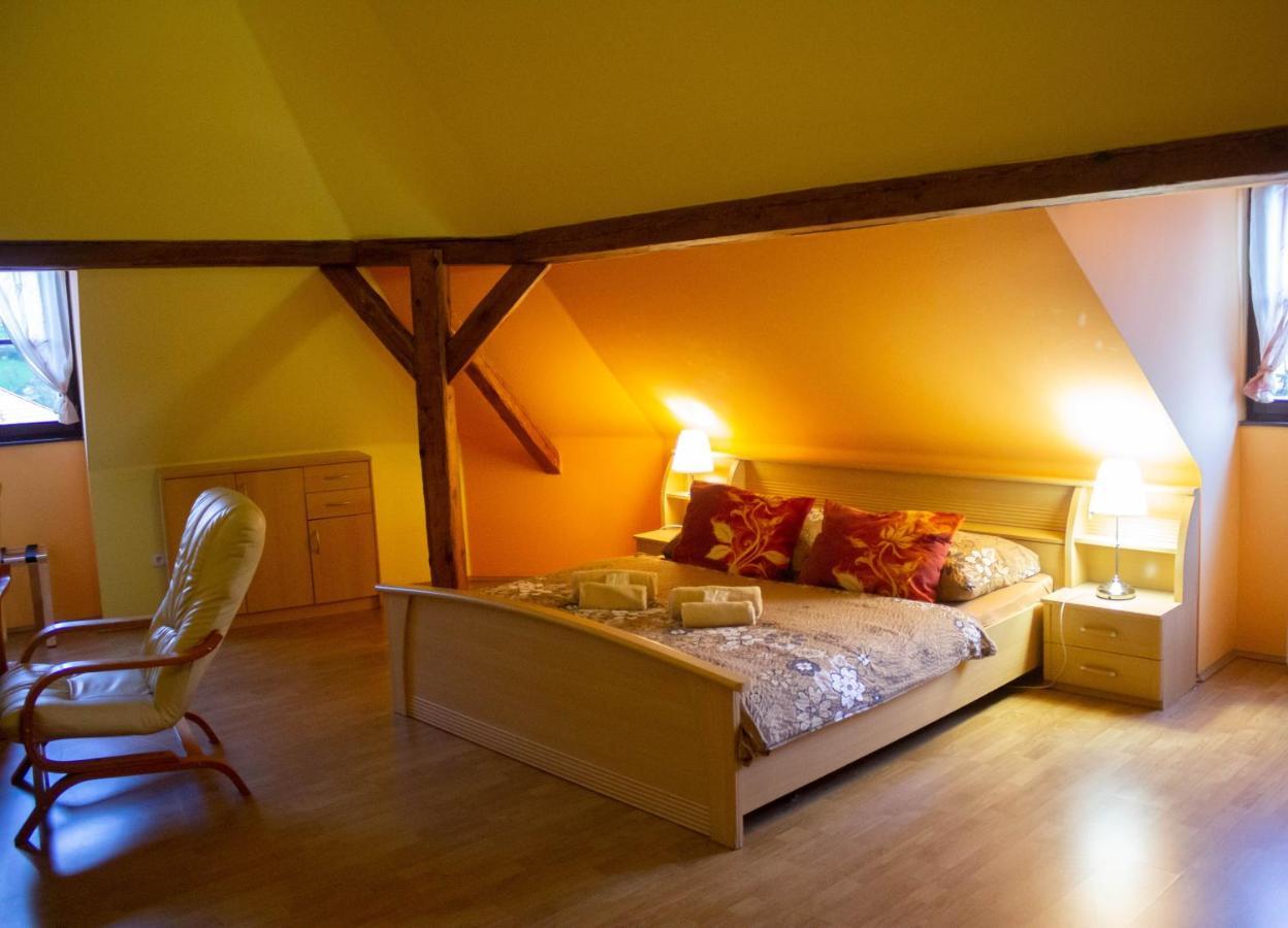 Hotel Rychta Netolice Bagian luar foto