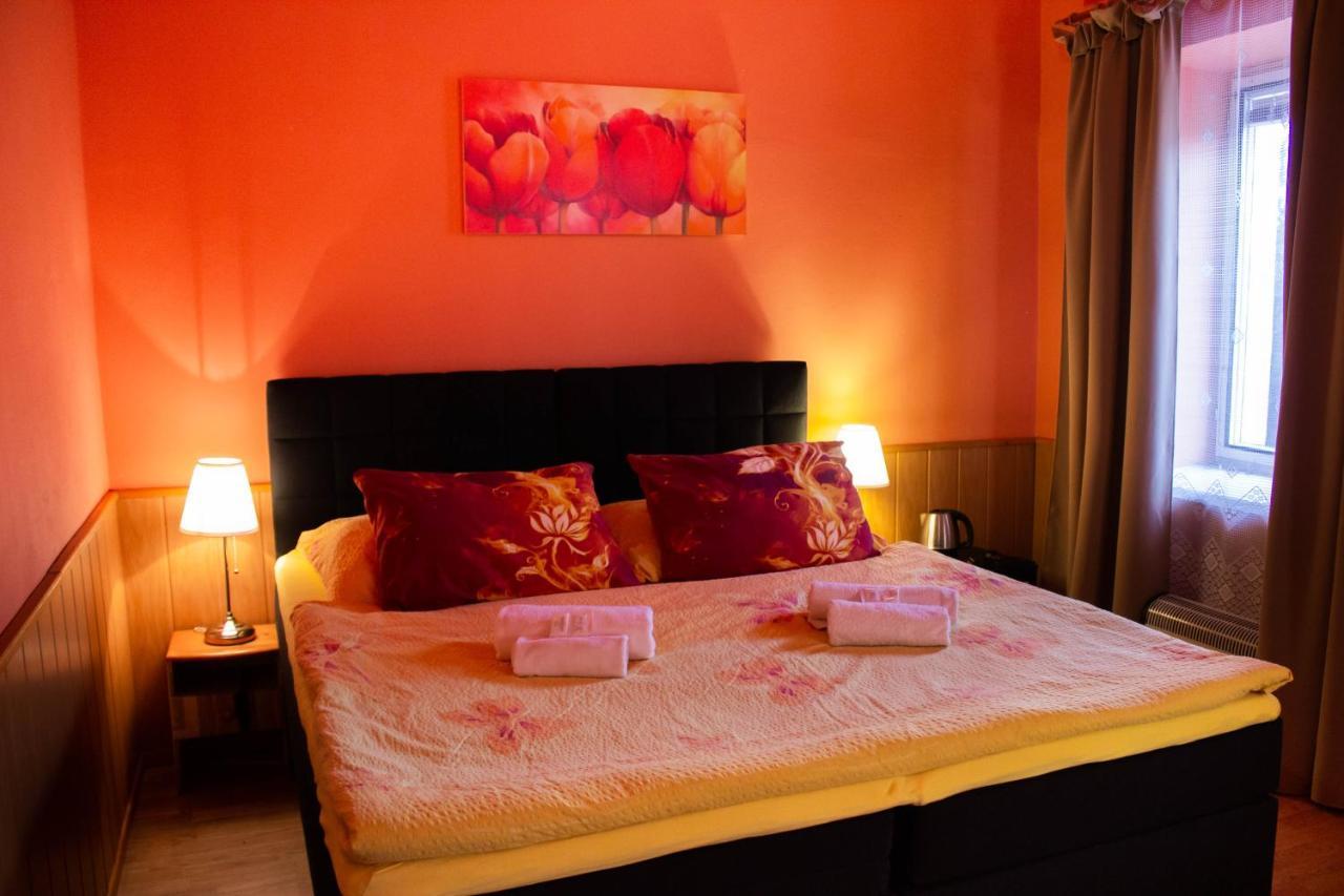 Hotel Rychta Netolice Bagian luar foto