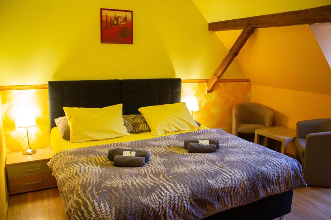 Hotel Rychta Netolice Bagian luar foto